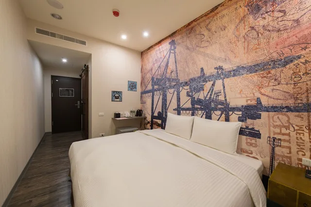 Standard, Double Bed, No Window، Skyone Hotel 3/5