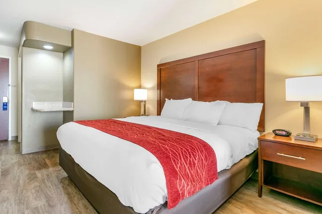 جناح مع أريكة، Comfort Inn and Suites Van Buren Fort Smith 1/2