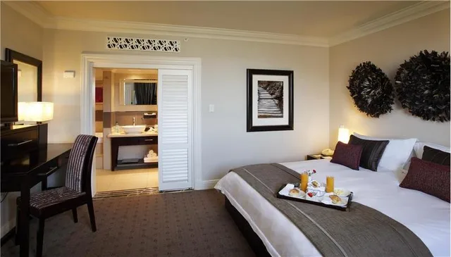 غرفة فاخرة عائلية، The Cascades Hotel At Sun City Resort 1/4