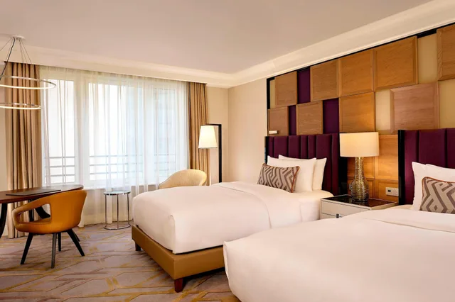 غرفة ديلوكس بسريرين منفصلين، THE RITZ-CARLTON, BERLIN 1/2