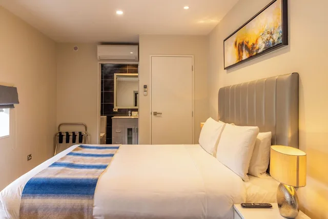 شقة عائلية بسرير كوين وسرير فردي، Alpine Hotel 1/9