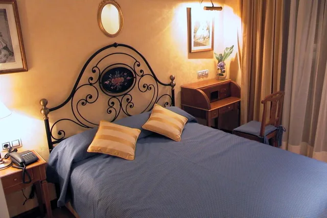 غرفة بسريرين، Hotel Santiago 5/10