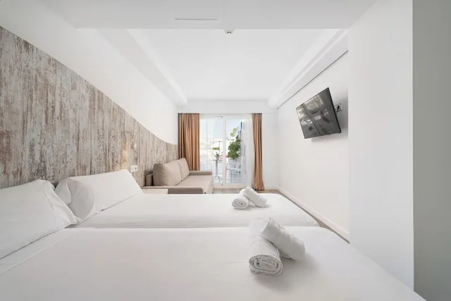 Junior Suite, Twin Beds, Sofa, Balcony or Terrace، WelikeHotel Triton beach 1/7