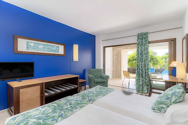 غرفة سوبيريور ثلاثية، Hotel Costa Calero Thalasso Spa 4/10