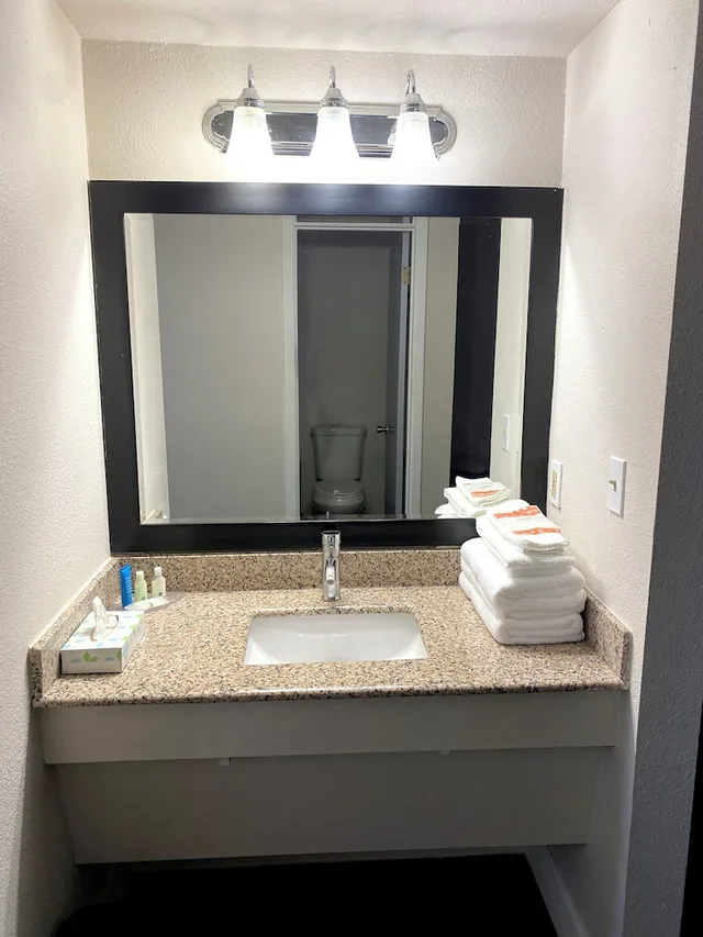 غرفة بسريرين مزدوجين، Quality Inn Del Rio 2/2