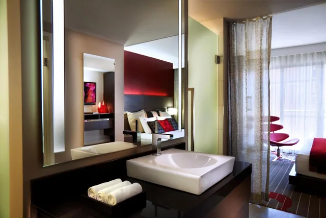 جناح، Hard Rock Hotel San Diego 6/7
