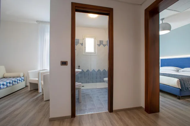 Family, Lateral Side Sea View, REGENTS HOTEL JESOLO 3/4