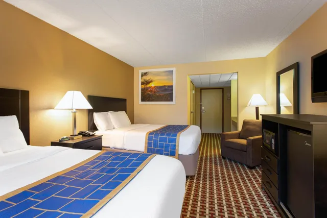 غرفة بسرير مزدوج لذوي الإعاقة، Days Inn by Wyndham Hillsborough 4/8