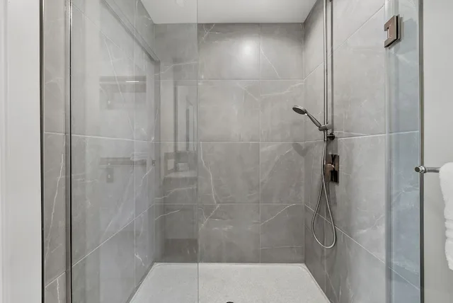 جناح جونيور بسرير كينج وسرير كوين بغرفتي نوم مع أريكة، Level Chicago Fulton Market 3/4