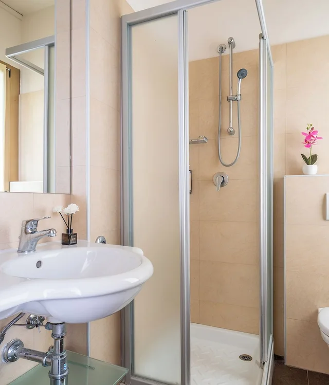 غرفة أساسية ثلاثية بسرير مزدوج وسرير فردي، Hotel Metropol 4/7