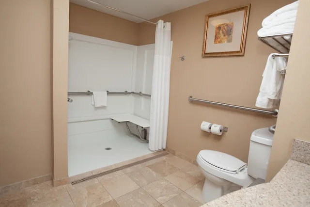 غرفة بسريرين كوين لذوي الإعاقة، Hampton Inn Oneonta 4/4