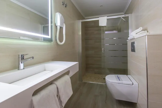 غرفة بسرير مزدوج بشرفة، Olympia Hotel Ronda II 8/10