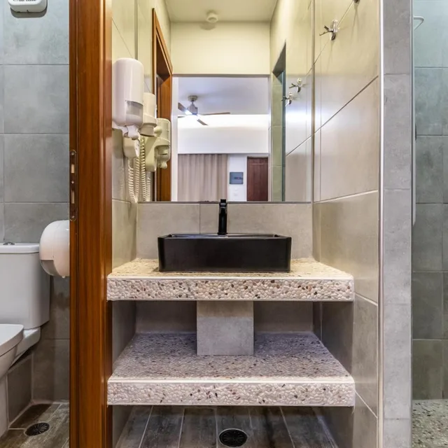 غرفة بسرير مزدوج بإطلالة على الحديقة، Rigas Hotel Skopelos 8/8