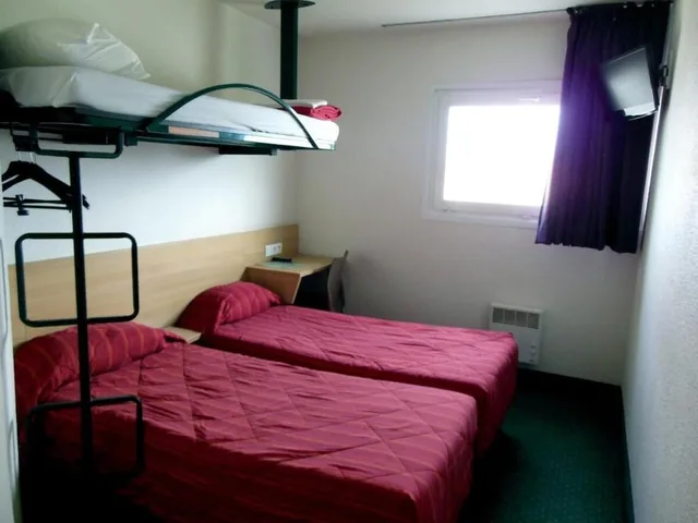 غرفة ثلاثية بثلاثة أسرّة، Mister Bed Tours 1/3