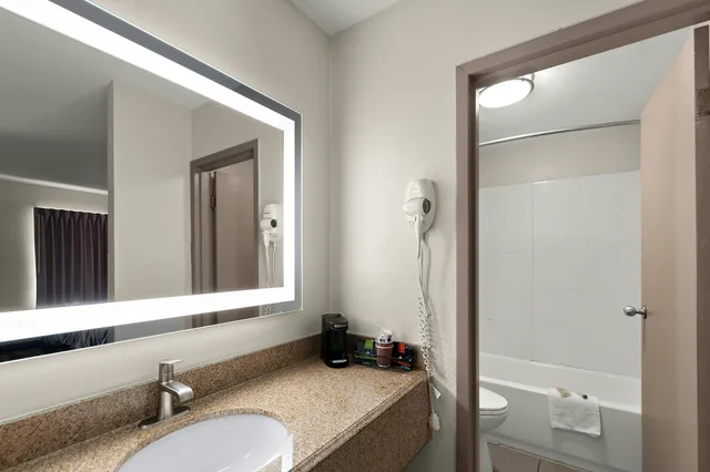 غرفة قياسية بسرير كينج، Red Roof Inn Winchester, VA 5/7
