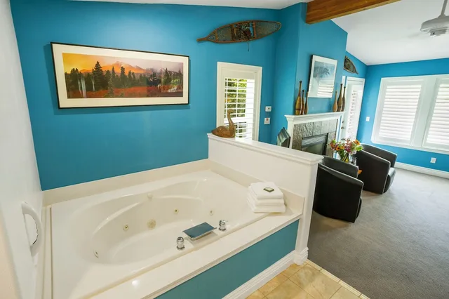 Lodge, Queen Bed، Inn at Occidental 6/7