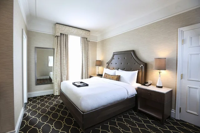 Fairmont, Queen Bed, City View، Hotel Fairmont Palliser 4/6