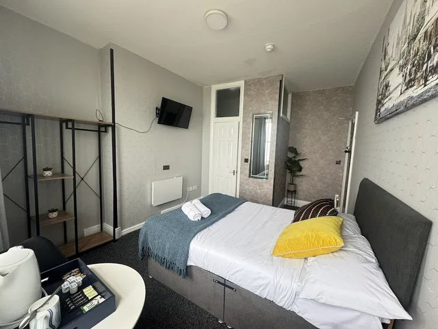 غرفة قياسية بسرير مزدوج بإطلالة على البحر، OYO Marine Parade Hotel Eastbourne Pier 2/10