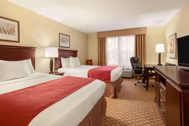 غرفة بسريرين كوين، Country Inn & Suites By Radisson, Doswell (Kings Dominion), VA 2/8