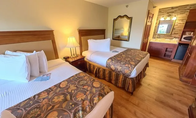 غرفة كلاسيكية بسريرين كوين، Arbors at Island Landing Hotel Suites 2/10