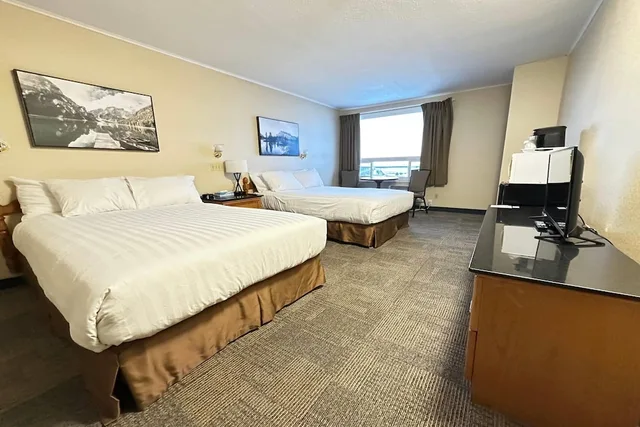 Drive Up, Deluxe, 2 Queen Beds، Travelodge by Wyndham Amherst 2/4