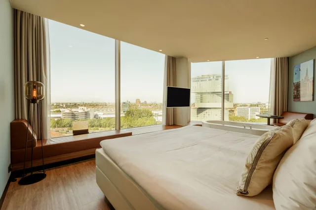 غرفة سوبيريور بسرير مزدوج، Van der Valk Hotel Amsterdam Zuidas 1/3