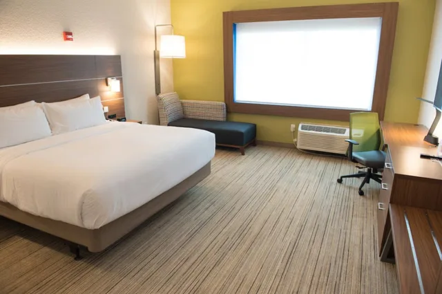 غرفة بسرير مزدوج لذوي الإعاقة، Holiday Inn Express & Suites Dayton North - Vandalia 1/7