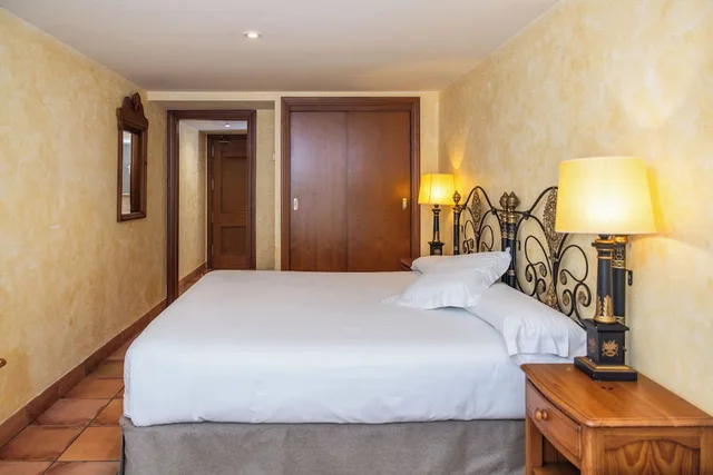 غرفة قياسية بسريرين منفصلين بشرفة، Vila de Tossa - Adults Only 2/7