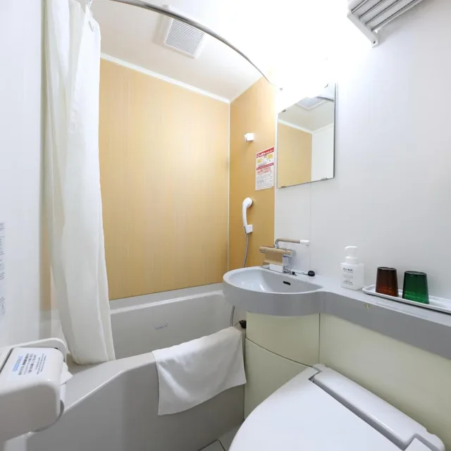 غرفة متصلة بسرير مزدوج مع أريكة، Smile Hotel Kyoto Karasuma Gojo 3/3