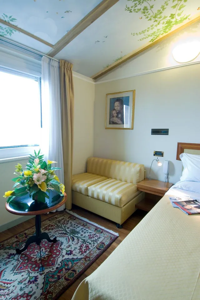 غرفة ثلاثية، Hotel Della Porta 8/9