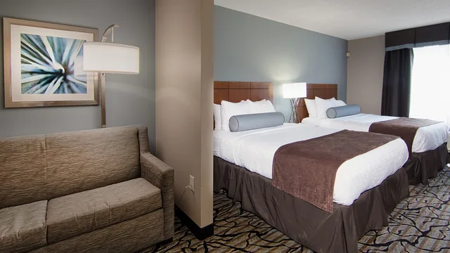 Suite, 2 Queen Beds, Sofa, Best Western Plus Blaine At The National Sports Center 7/8