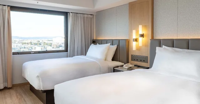 Deluxe, 2 Double Beds, Grand Hamamatsu 1/10