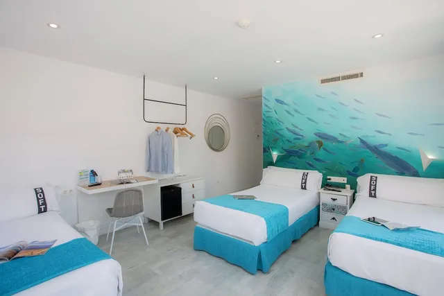 Room, Triple, 3 Beds, Casual Del Mar Malaga 1/8