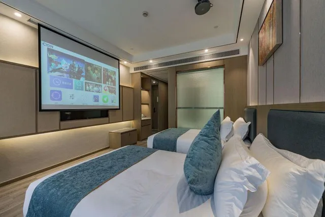 Feature, Twin Beds, Rezen Hotel Wansheng International 1/1
