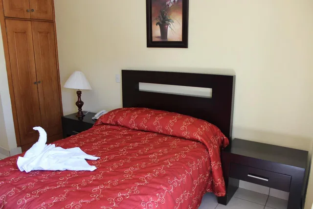 غرفة بسرير مزدوج، HOTEL CONQUISTADORES 1/8