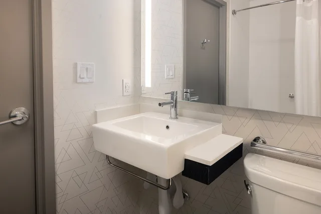 Standard Room 2 Double Beds, Holiday Inn Express - New York City Chelsea 10/10