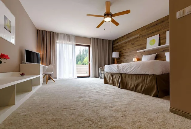 Superior, Queen Bed, Golf Course View, Balcony، Cihelny Golf & Wellness Resort 8/10