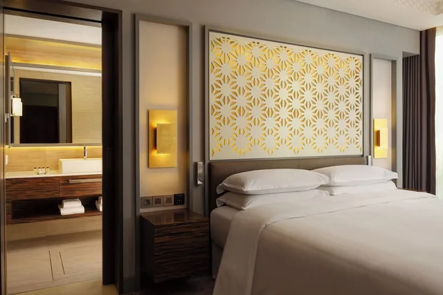 جناح كلوب بسرير كينج مع أريكة، Sheraton Astana Hotel 2/5