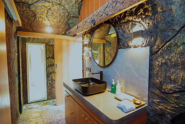 Deluxe, Cottage, King Bed, Two Story، The Jungle Pots 2/2