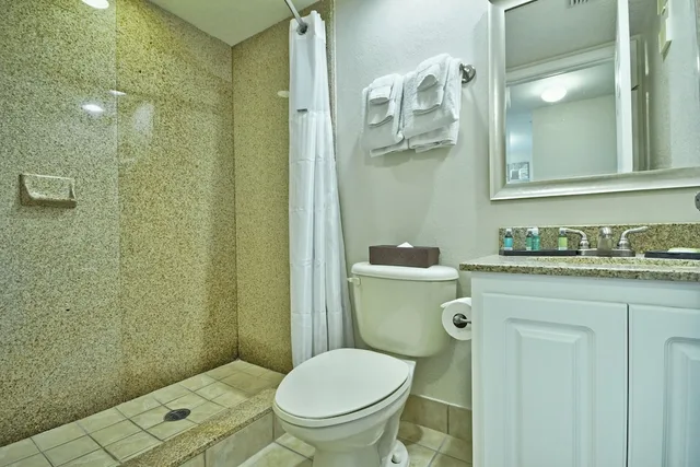 جناح بسريرين منفصلين وسرير كينج بغرفتي نوم مع أريكة، Club Wyndham Orlando International 4/5