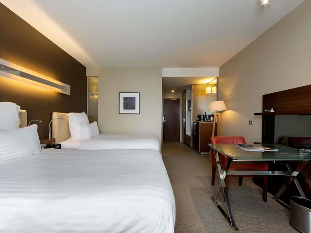 Spa, Executive, Suite, King Bed، Pullman at Sydney Olympic Park 1/10