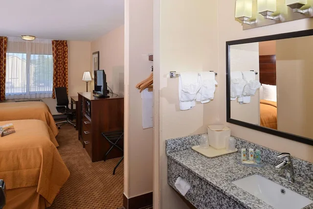 غرفة قياسية بسريرين مزدوجين، Quality Inn Appleton West 4/6