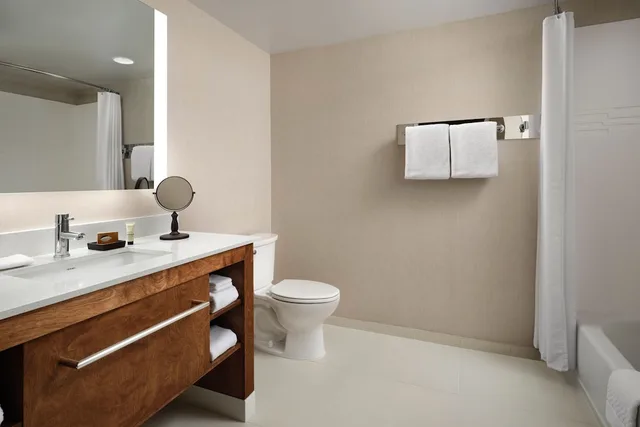 جناح بسرير كينج بغرفة نوم واحدة مع أريكة، Inn at Bellefield / Hyde Park 7/10