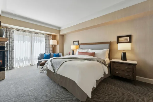 1 Bedroom, Astor, Suite, King Bed, with View, Corner، The St. Regis Deer Valley 2/5