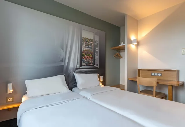 غرفة كلاسيكية رباعية، B&B Hotel Evreux 1/1
