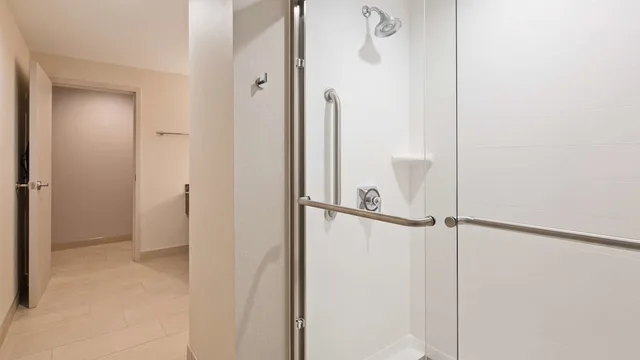 جناح بسريرين كوين مع أريكة لذوي الإعاقة، Best Western Plus Wilkes Barre-Scranton Airport Hotel 1/1