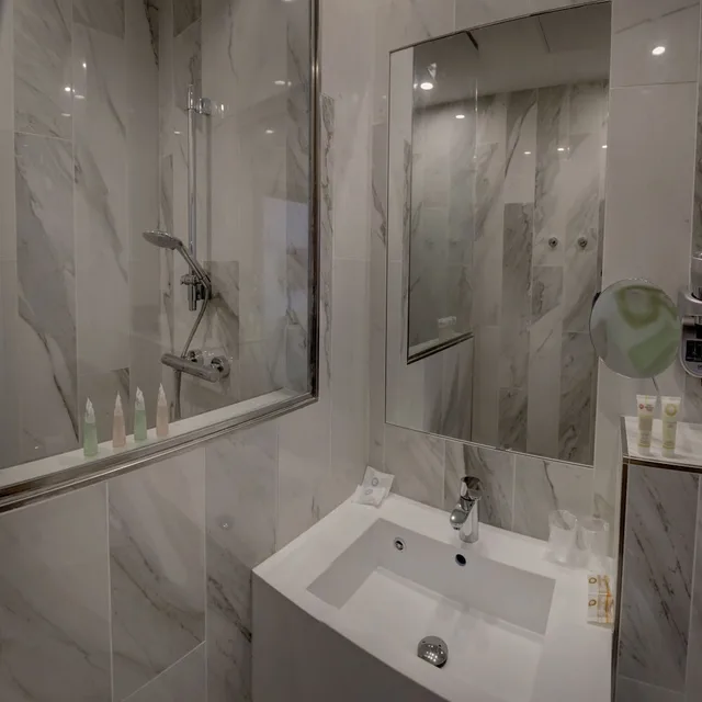 Exclusive, Twin Beds, Best Western Plus Hotel Comedie Saint-Roch 5/10