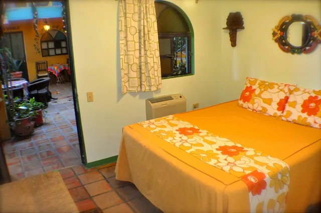 Standard, Queen Bed, Cabo Inn Hotel 7/9