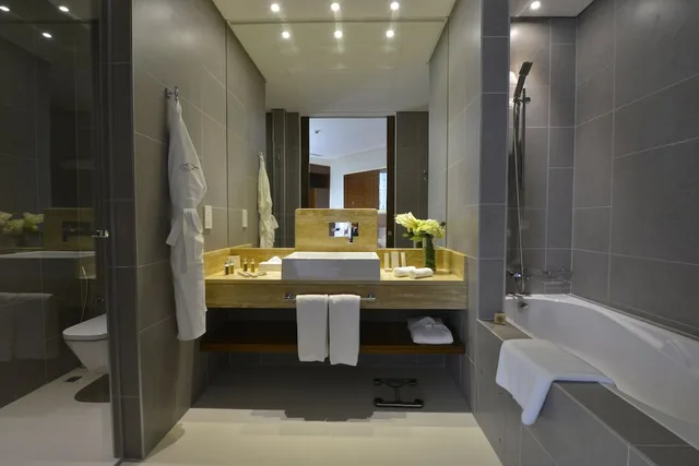 جناح ديلوكس بسريرين مزدوجين بغرفتي نوم، Fraser Suites Diplomatic Area, Bahrain 3/3