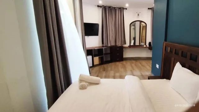 غرفة ديلوكس بسرير مزدوج بشرفة، Sunrise Beach Resort 2/2
